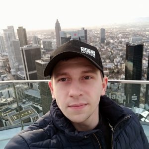 Oleksii, ingeniero de control de calidad