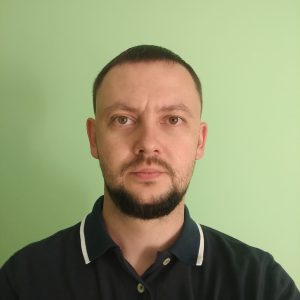Dmytro, ingeniero de control de calidad